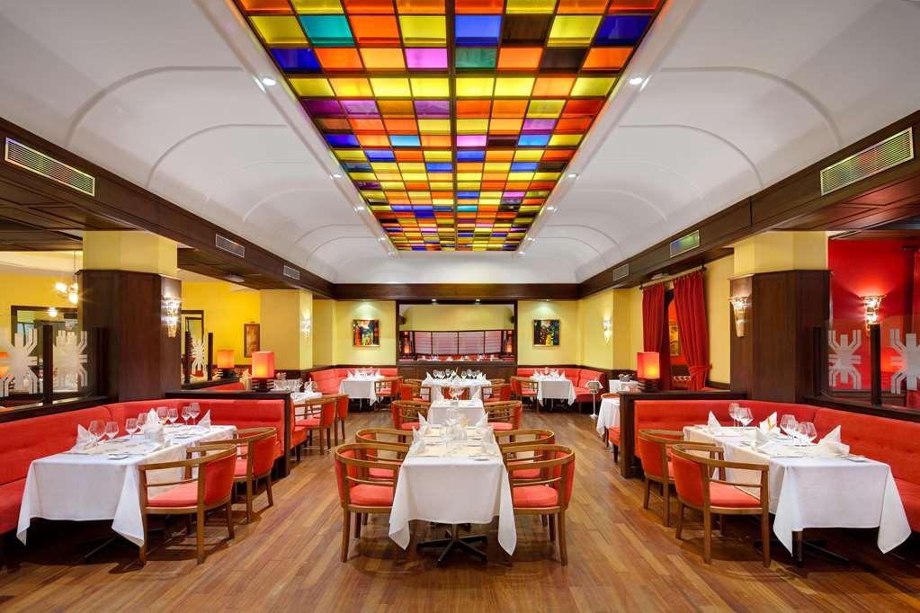 Hilton Yaounde Hotell Restaurant bilde