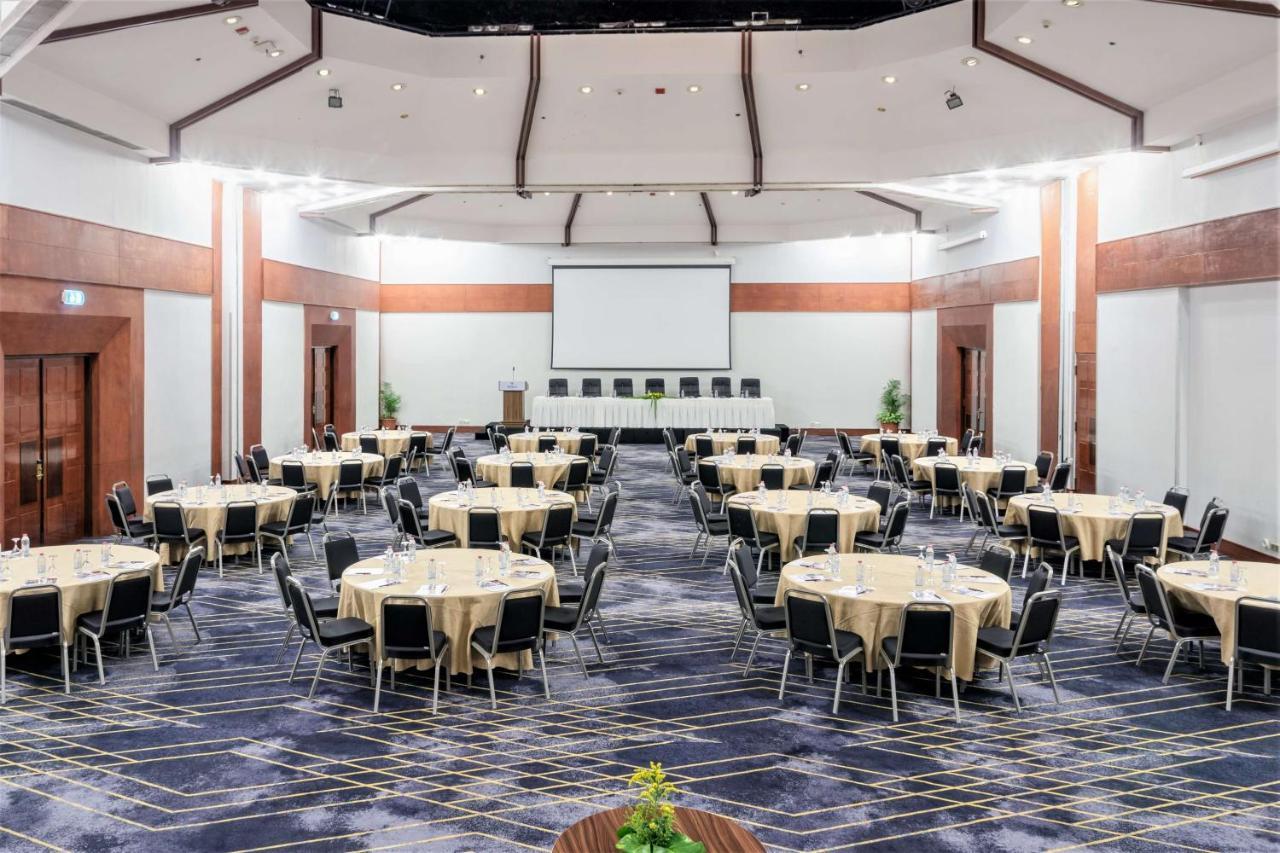 Hilton Yaounde Hotell Eksteriør bilde